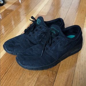 Nike Janoski air max SB. Nike skateboarding.